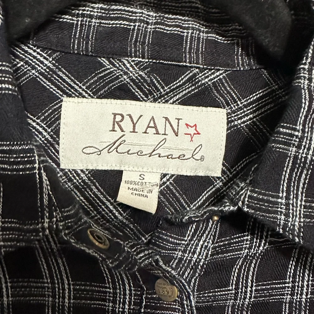 Crow & White Plaid Tier Bell-Sleeve Button-Up - Picture 6 of 11